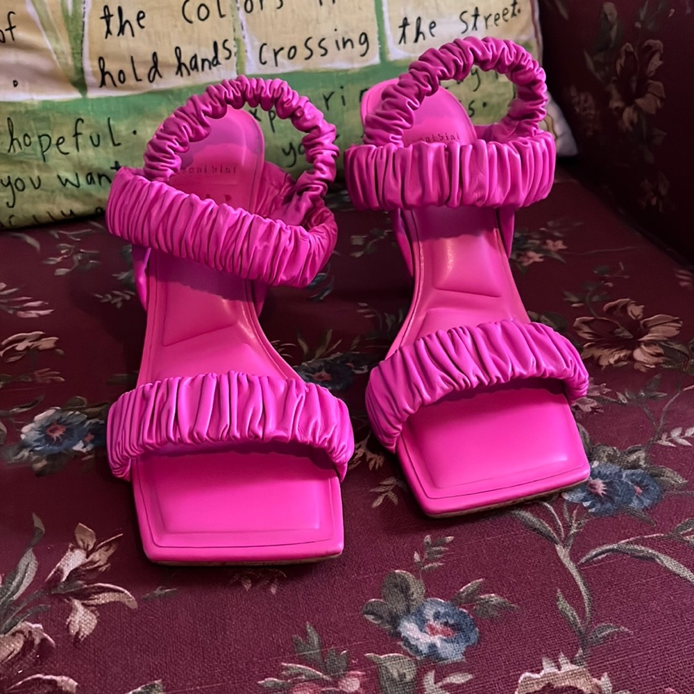 Gianni bini pink heels